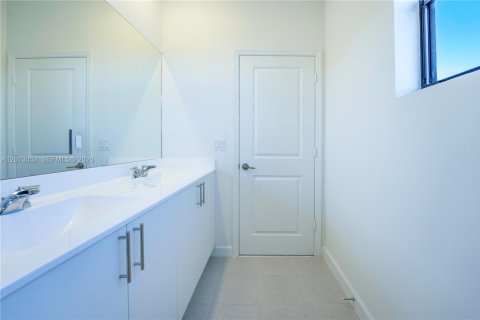 Townhouse in Dania Beach, Florida 3 bedrooms, 152.45 sq.m. № 2086978 - photo 29