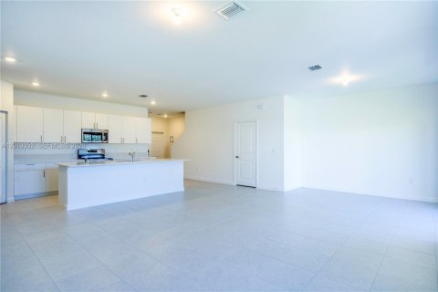 Townhouse in Dania Beach, Florida 3 bedrooms, 152.45 sq.m. № 2086978 - photo 19