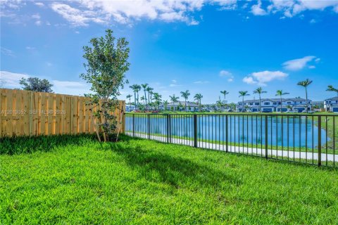 Townhouse in Dania Beach, Florida 3 bedrooms, 152.45 sq.m. № 2086978 - photo 24