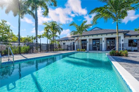 Townhouse in Dania Beach, Florida 3 bedrooms, 152.45 sq.m. № 2086978