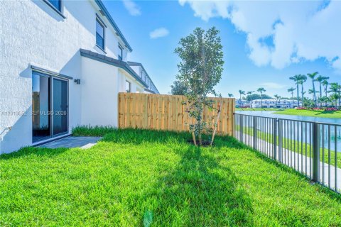 Townhouse in Dania Beach, Florida 3 bedrooms, 152.45 sq.m. № 2086978 - photo 26