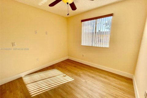 Condo in Miami, Florida, 2 bedrooms  № 2043321 - photo 22