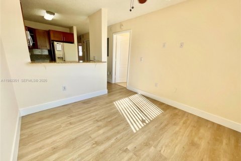 Condo in Miami, Florida, 2 bedrooms  № 2043321 - photo 16