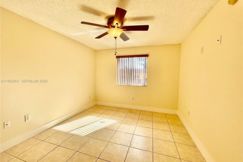 Condo in Miami, Florida, 2 bedrooms  № 2043321 - photo 20
