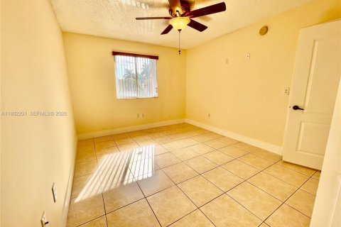 Condo in Miami, Florida, 2 bedrooms  № 2043321 - photo 19