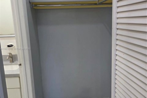 Immobilier commercial à louer à Miami, Floride: 1 chambre, 150.87 m2 № 1977349 - photo 7