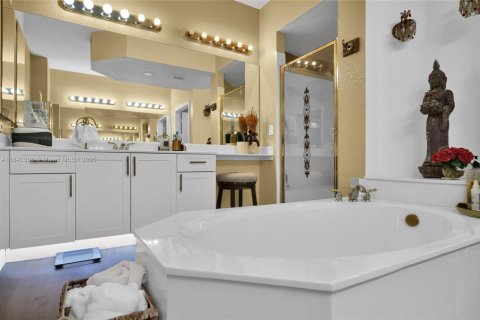 Condo in Doral, Florida, 3 bedrooms  № 1836065 - photo 11