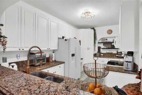 Condo in Doral, Florida, 3 bedrooms  № 1836065 - photo 6