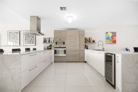 Купить кондоминиум в Санни-Айлс-Бич, Флорида 4 спальни, 286.88м2, № 2051006 - фото 13