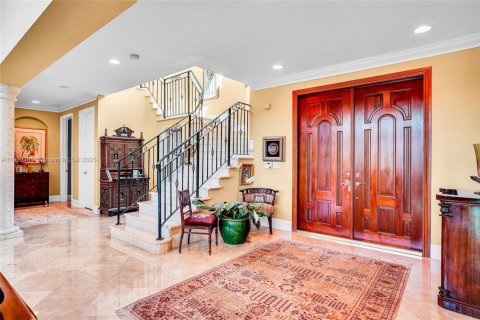 House in Key Biscayne, Florida 7 bedrooms, 603.59 sq.m. № 2013676 - photo 26