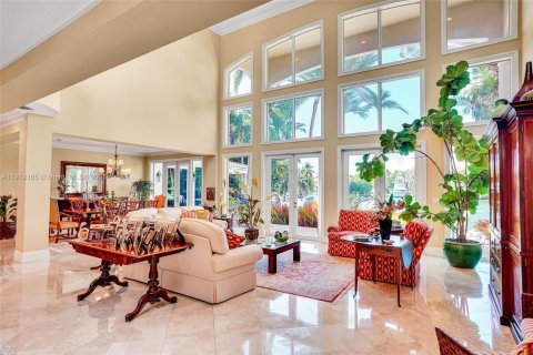 House in Key Biscayne, Florida 7 bedrooms, 603.59 sq.m. № 2013676 - photo 20