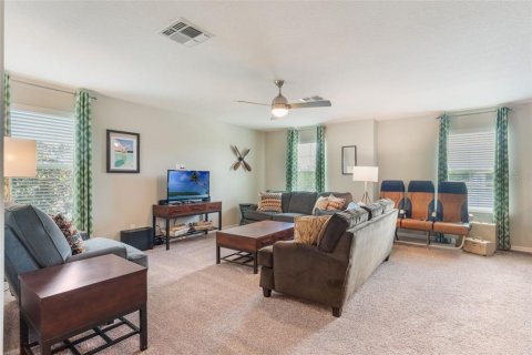 House in Orlando, Florida 5 bedrooms, 295.52 sq.m. № 1829159 - photo 24