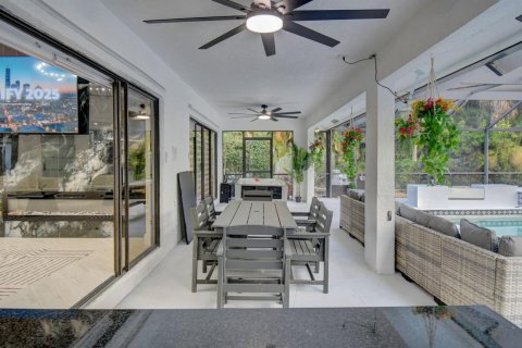 House in Wellington, Florida 5 bedrooms, 297.29 sq.m. № 2177034 - photo 19