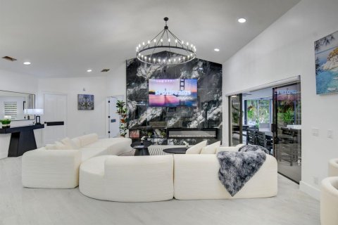 House in Wellington, Florida 5 bedrooms, 297.29 sq.m. № 2177034 - photo 15