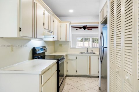 Снять в аренду квартиру в Делрей-Бич, Флорида 2 спальни, 111.3м2, № 1991196 - фото 7