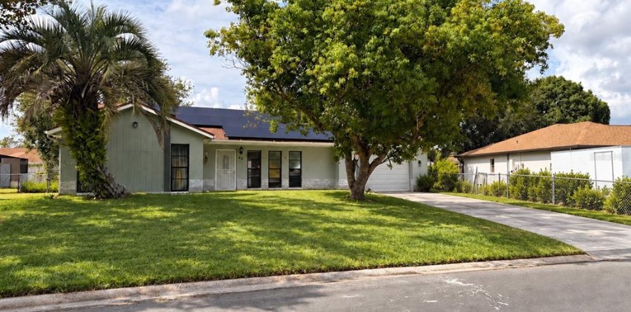 House in Kissimmee, Florida 4 bedrooms, 159.7 sq.m. № 2431198