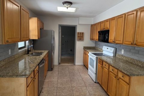 House in Kissimmee, Florida 4 bedrooms, 159.7 sq.m. № 2431198 - photo 3