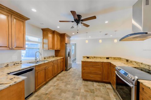 Villa ou maison à vendre à Largo, Floride: 3 chambres, 162.76 m2 № 2434882 - photo 10