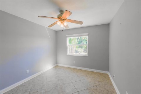 Villa ou maison à vendre à Largo, Floride: 3 chambres, 162.76 m2 № 2434882 - photo 19