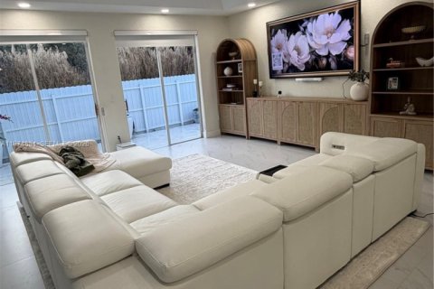 Villa ou maison à vendre à Miami, Floride: 3 chambres, 207.08 m2 № 2041309 - photo 6