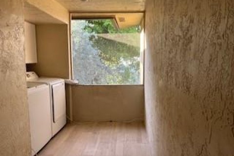 Condominio en alquiler en Coral Springs, Florida, 2 dormitorios, 83.61 m2 № 1186568 - foto 1
