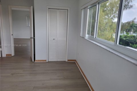 Купить кондоминиум в Бей-Харбор-Айлендс, Флорида 2 спальни, 86.31м2, № 2047719 - фото 15