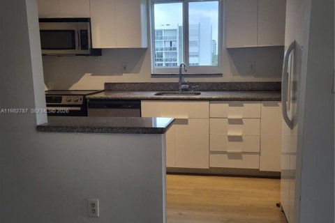 Купить кондоминиум в Бей-Харбор-Айлендс, Флорида 2 спальни, 86.31м2, № 2047719 - фото 7