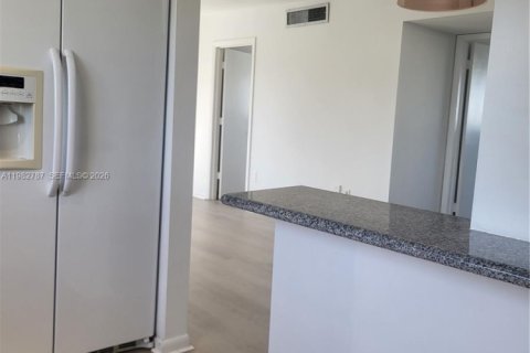 Купить кондоминиум в Бей-Харбор-Айлендс, Флорида 2 спальни, 86.31м2, № 2047719 - фото 9