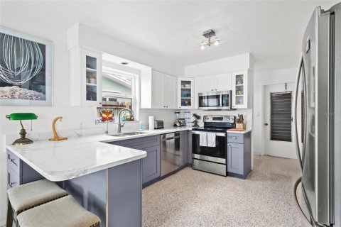Casa en venta en Madeira Beach, Florida, 2 dormitorios, 133.87 m2 № 1642300 - foto 5
