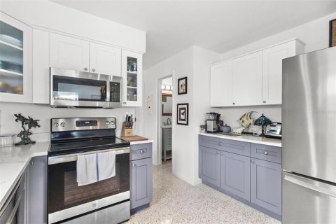 Casa en venta en Madeira Beach, Florida, 2 dormitorios, 133.87 m2 № 1642300 - foto 6