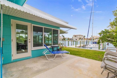 Casa en venta en Madeira Beach, Florida, 2 dormitorios, 133.87 m2 № 1642300 - foto 10