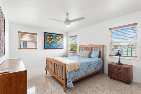 Casa en venta en Madeira Beach, Florida, 2 dormitorios, 133.87 m2 № 1642300 - foto 17