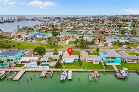 Casa en venta en Madeira Beach, Florida, 2 dormitorios, 133.87 m2 № 1642300 - foto 29