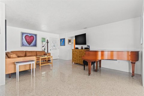 Casa en venta en Madeira Beach, Florida, 2 dormitorios, 133.87 m2 № 1642300 - foto 16