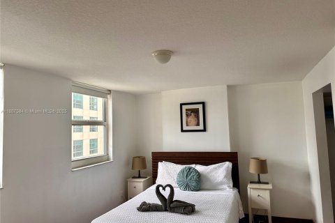 Condo in Miami, Florida, 3 bedrooms № 1749095 - photo 8