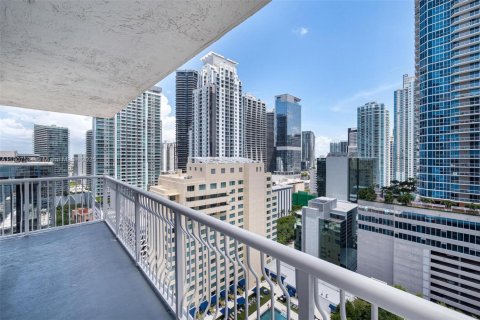Condo in Miami, Florida, 3 bedrooms № 1749095 - photo 27