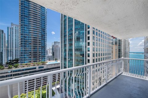 Condo in Miami, Florida, 3 bedrooms № 1749095 - photo 26