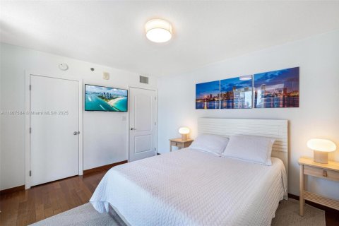 Condo in Miami, Florida, 3 bedrooms № 1749095 - photo 24