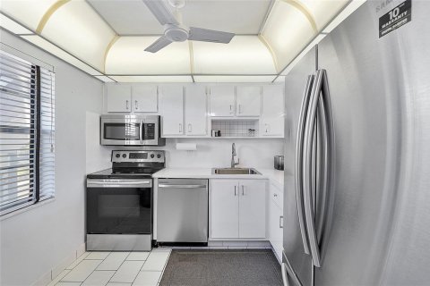 Купить кондоминиум в Маргит, Флорида 3 комнаты, 85.47м2, № 2083758 - фото 6