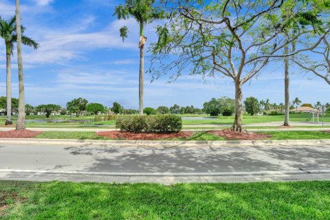 House in Pembroke Pines, Florida 3 bedrooms, 120.03 sq.m. № 1950080 - photo 20