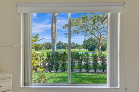 House in Pembroke Pines, Florida 3 bedrooms, 120.03 sq.m. № 1950080 - photo 10