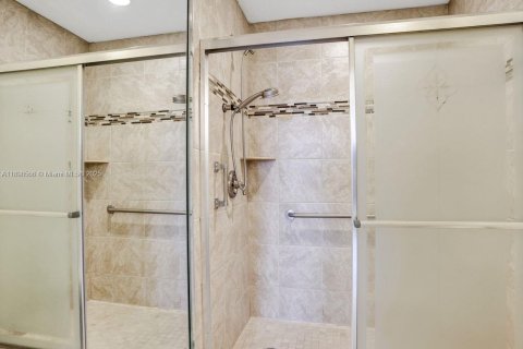 House in Pembroke Pines, Florida 3 bedrooms, 120.03 sq.m. № 1950080 - photo 12