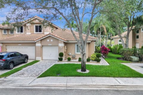 House in Pembroke Pines, Florida 3 bedrooms, 120.03 sq.m. № 1950080 - photo 22