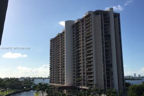 Condo in Miami, Florida, 2 bedrooms  № 2402450