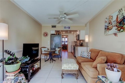 Condominio en venta en Saint Petersburg, Florida, 1 dormitorio, 86.4 m2 № 2142123 - foto 21