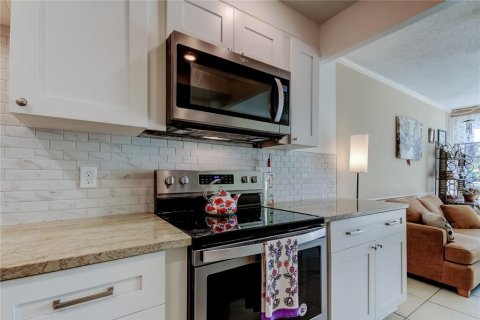 Condominio en venta en Saint Petersburg, Florida, 1 dormitorio, 86.4 m2 № 2142123 - foto 18