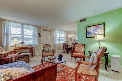 Condominio en venta en Saint Petersburg, Florida, 1 dormitorio, 86.4 m2 № 2142123 - foto 7