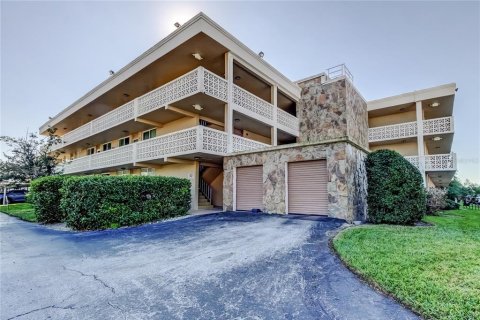 Condominio en Saint Petersburg, Florida, 1 dormitorio  № 2142123