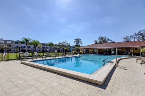 Condominio en venta en Saint Petersburg, Florida, 1 dormitorio, 86.4 m2 № 2142123 - foto 12
