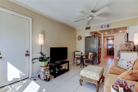 Condominio en venta en Saint Petersburg, Florida, 1 dormitorio, 86.4 m2 № 2142123 - foto 20